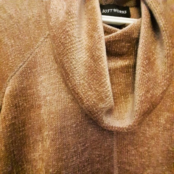 Sz S-M VELVET SOFT Blanket cozy SOFT WORKS Tan Cowl Neck Sweater - Picture 7 of 7